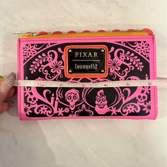 🔥Pixar Loungefly Wallet CoCo NWOT 🔥 - Picture 5 of 5